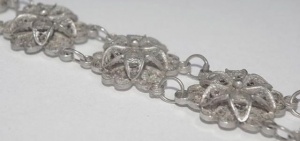 Silver Filigree Flower Design Link Bracelet circa 1930s